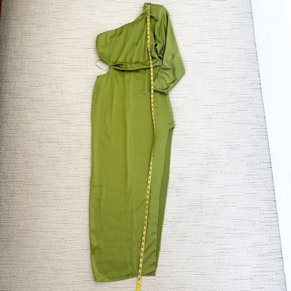 ASTR THE LABEL Amari Women’s M Green Maxi Dress Satin One-Shoulder Cut-Out Satin - Picture 7 of 15